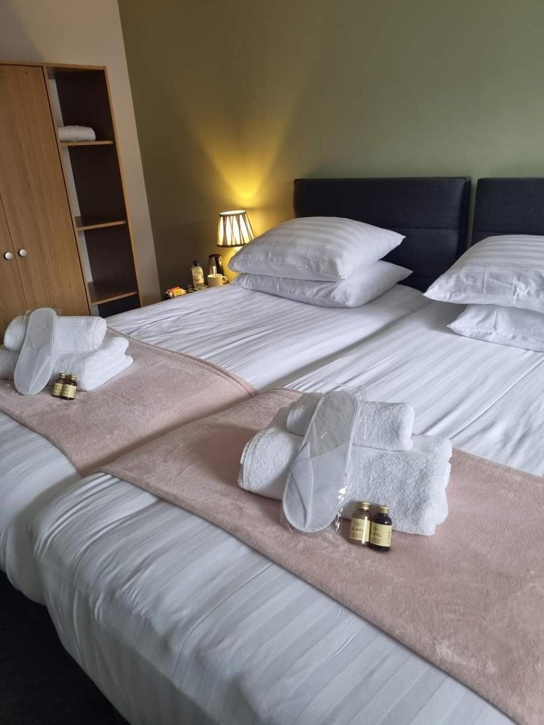 Heworth Inn And Rooms ยอร์ค ภายนอก รูปภาพ